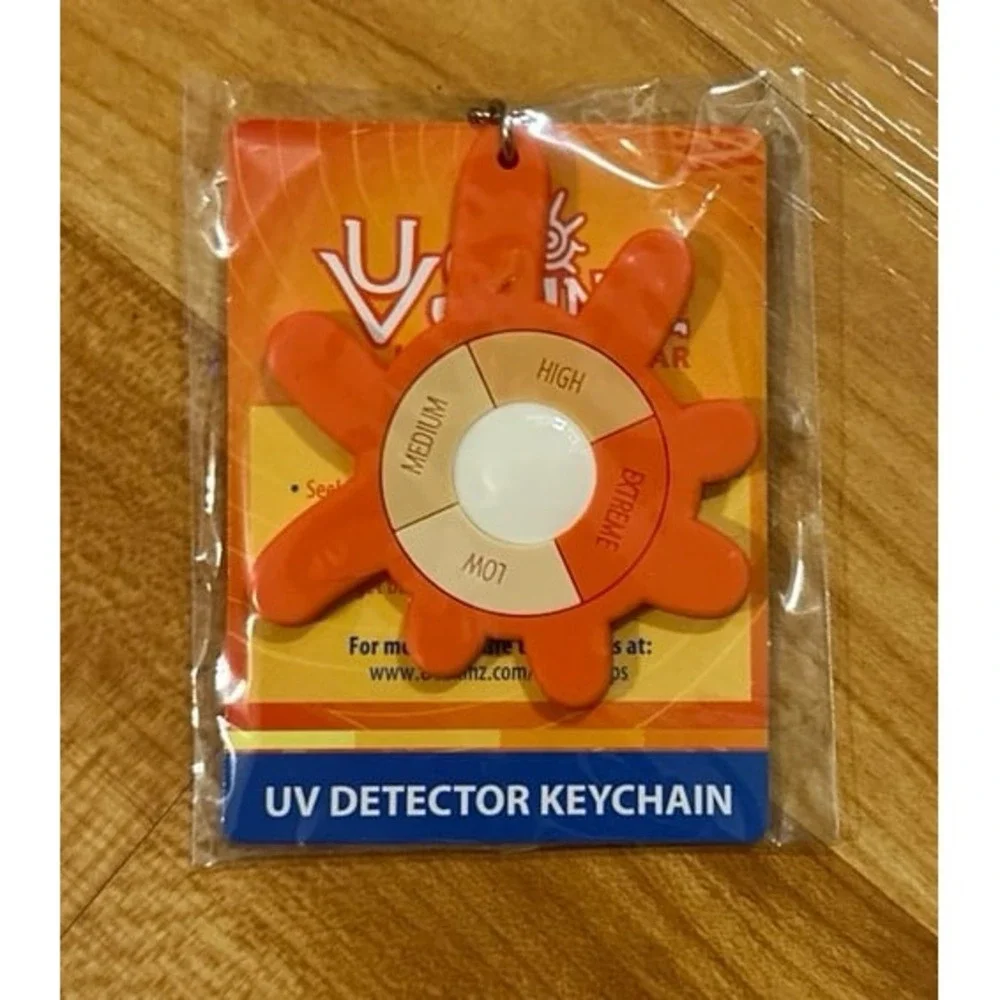 UV Skinz UV Detector Keychain Plastic Detect and Protect Skin from Sun's UV Rays